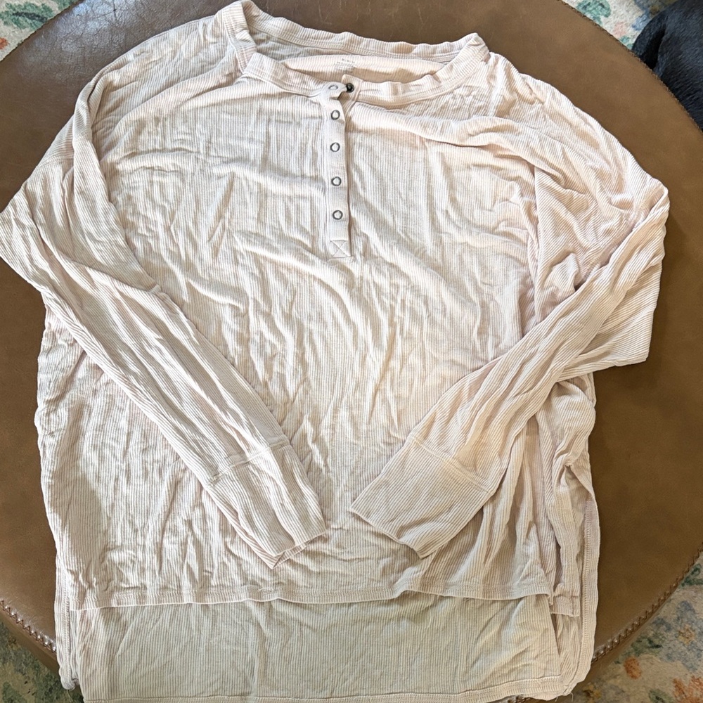 American Eagle pink flowy top